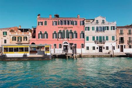 Hotel Tre Archi direkt am Wasser in Venedig buchen
