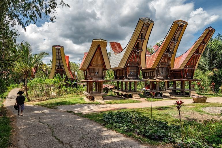 Traditionelle Holzhäuser in Tana Toraja, Sulawesi