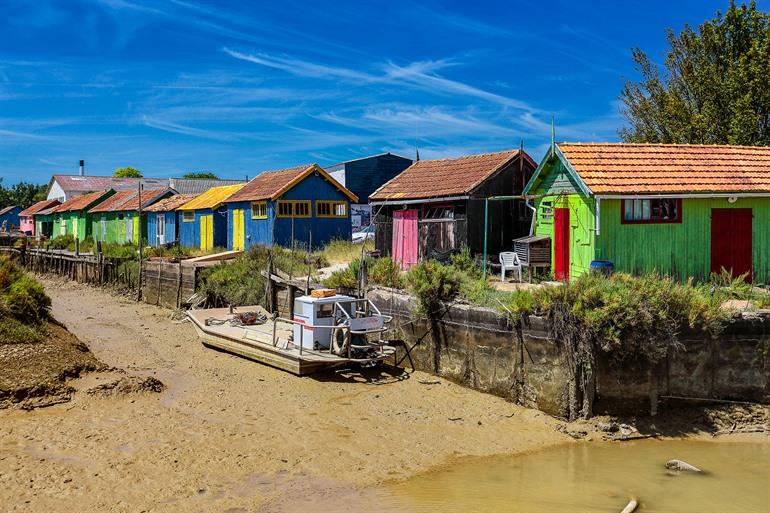 Hütten der Austernzüchter auf der Insel Oléron, Frankreich