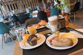 Ibis Charleroi Airport Brussels South buchen
