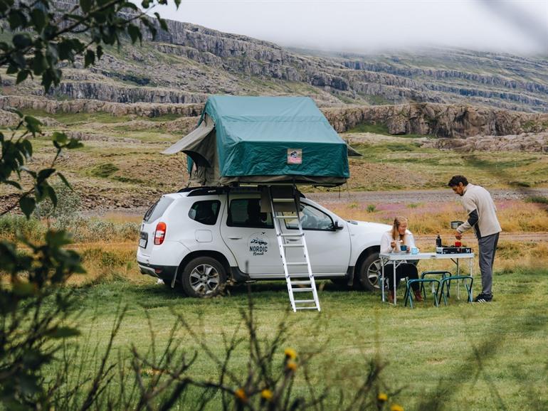 Island Rundreise im 4x4-Jeep mit Dachzelt