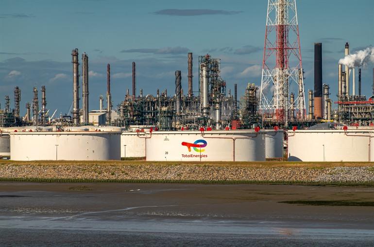 Industrie entlang der Schelde