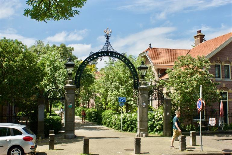 Eingang zum Snouck van Loosenpark, Enkhuizen