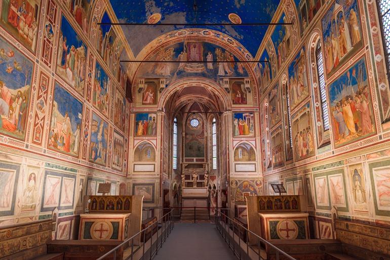 Innenraum der Scrovegni-Kapelle in Padua