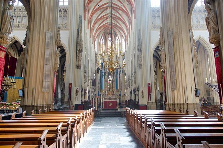 Innenraum der Sint-Janskathedrale in Den Bosch