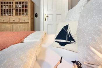 Kapitänenhaus am Wasser in Warnemünde buchen