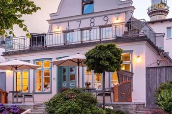 Kapitänshaus in Wasserlage (Warnemünde) buchen