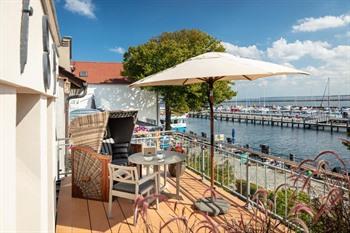 Kapitänshaus in Wasserlage (Warnemünde) buchen