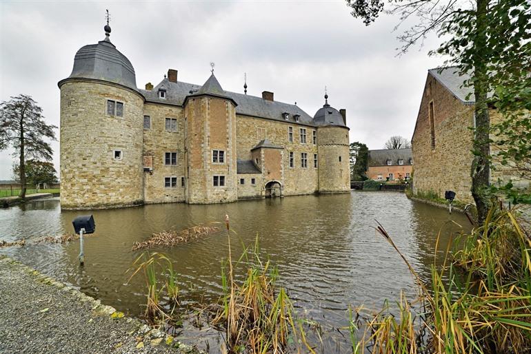 Schloss Lavaux-Sainte-Anne, Ardennen
