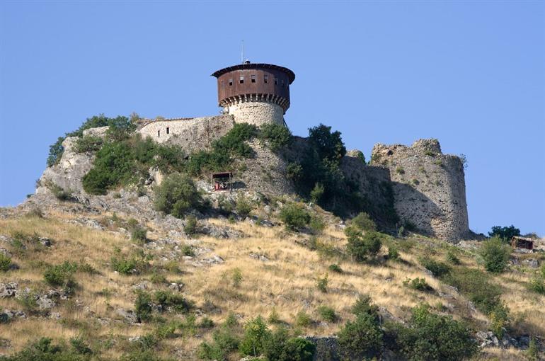 Schloss Petrelë in Albanien