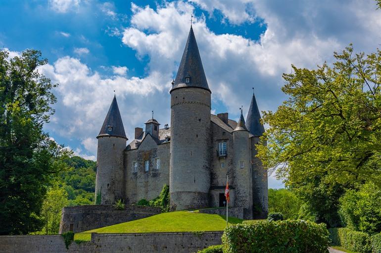 Schloss Vêves, Houyet