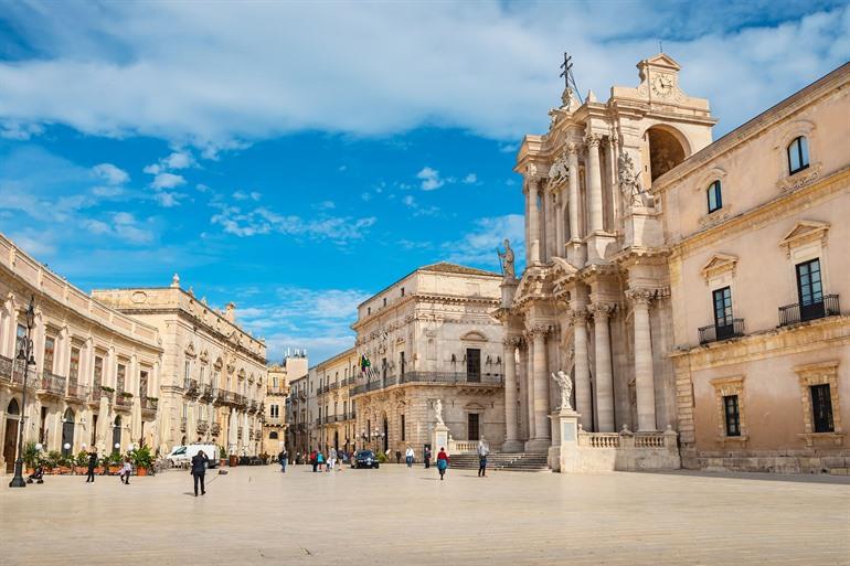 Kathedrale von Syrakus auf der Insel Ortigia, Sizilien