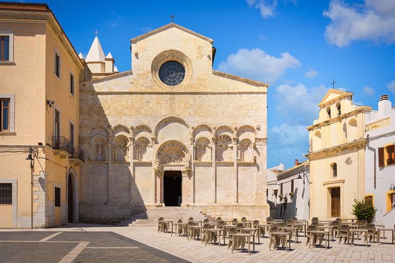 Kathedrale von Termoli auf dem Piazza Duomo, Italien