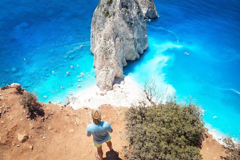 Auf Zakynthos reisen und die atemberaubende Aussicht auf die Mizithres-Felsen genießen