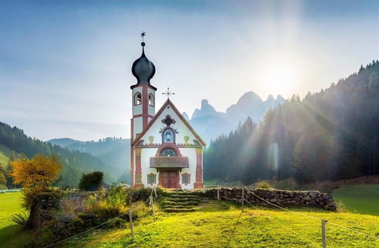 Kirche San Giovanni in den Dolomiten