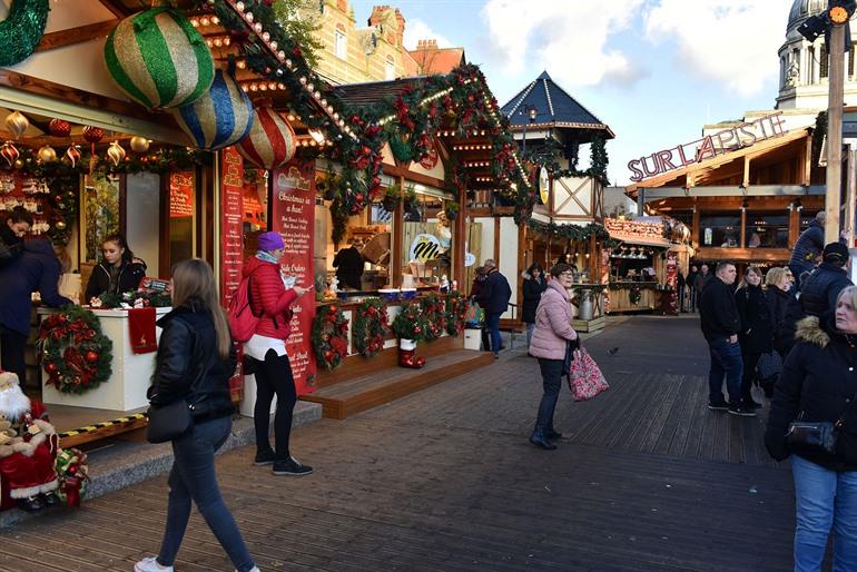 Weihnachtsmarkt in Nottingham auf dem Alten Markt