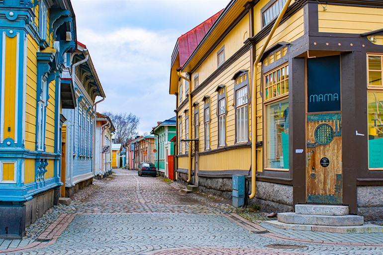 Bunte Holzhäuser in Rauma, Finnland