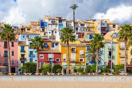 13 der schönsten Sehenswürdigkeiten in Villajoyosa: Bunte Häuser und Strände