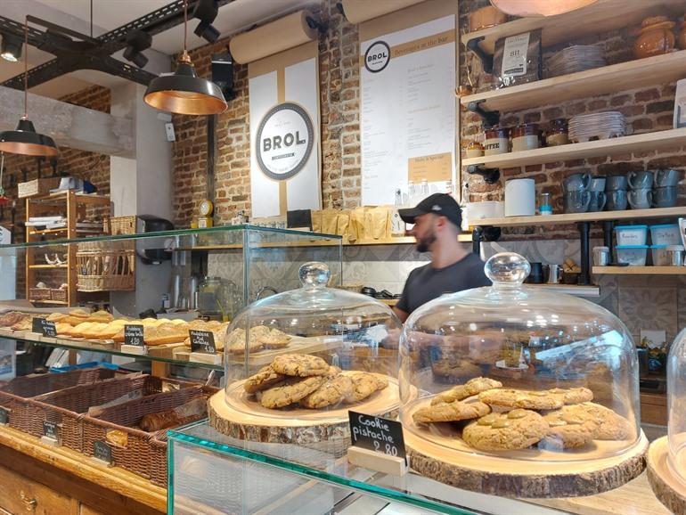 Einen Kaffee im Brol Coffee House in Molenbeek trinken