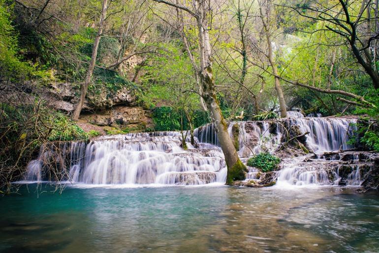 Die Krushuna-Wasserfälle in Bulgarien besuchen