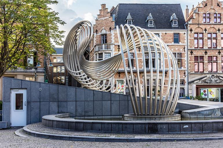 Kunstwerk Brunnen der Golf, Kortrijk