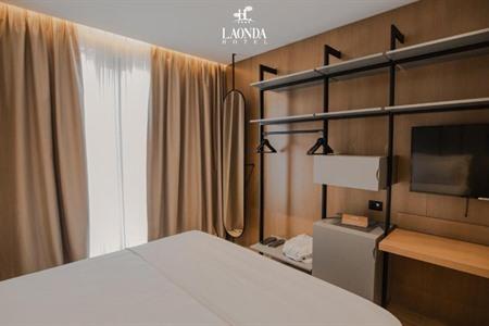 La Onda Hotel Durres, außerhalb des Stadtzentrums buchen