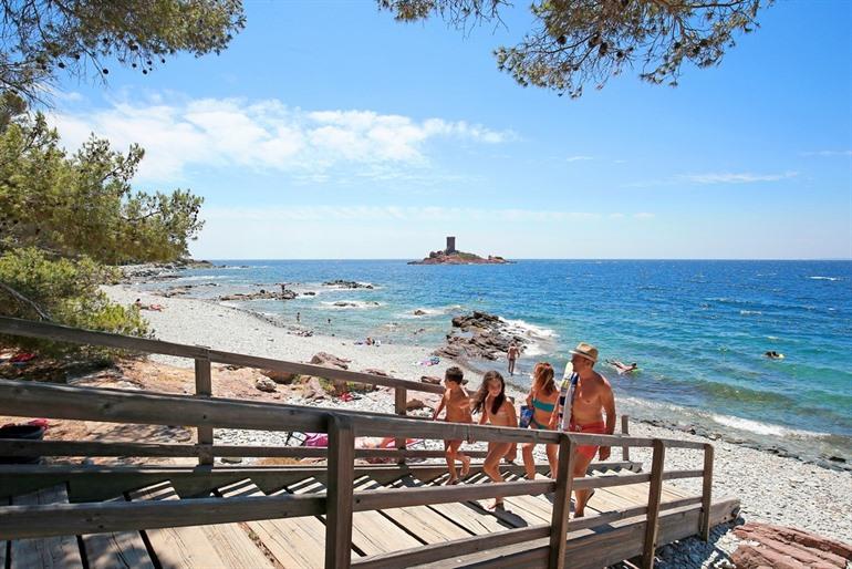 Dramont Strand buchen