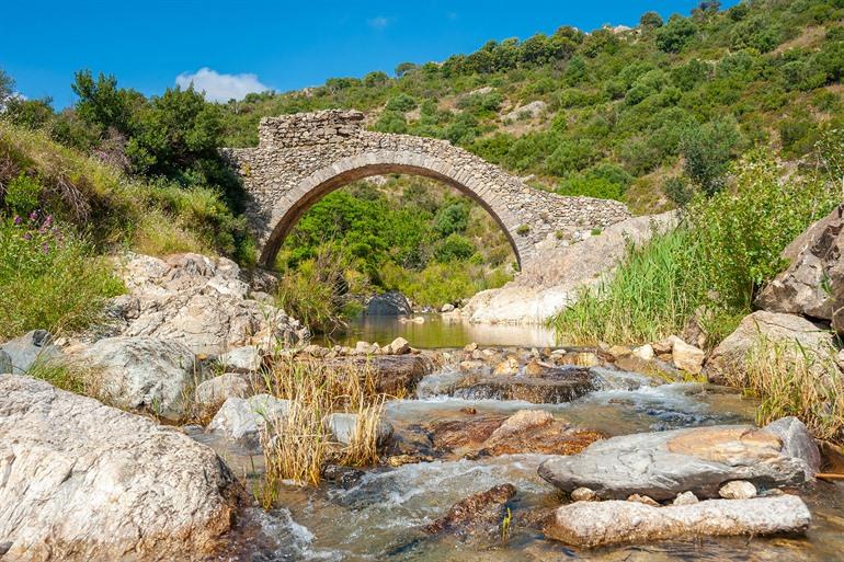 Der Pfad der Feenbrücke, Grimaud