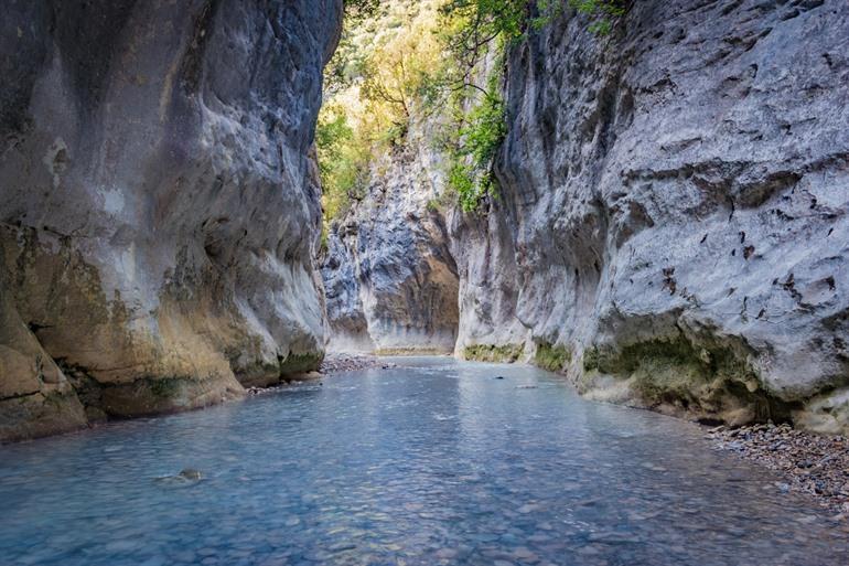 Die Toulourenc-Schlucht in der Drôme, Frankreich