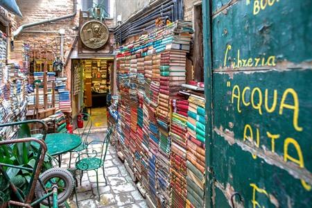 Die Libreria Acqua Alta in Venedig besuchen