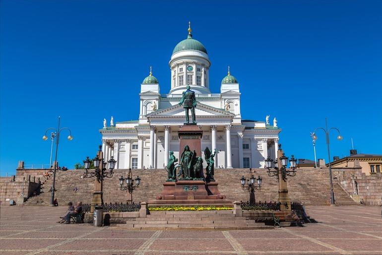 Lutherische Kathedrale von Helsinki auf dem Senatsplatz
