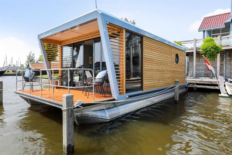 Luxus-Hausboot Skoft in Grou, Friesland
