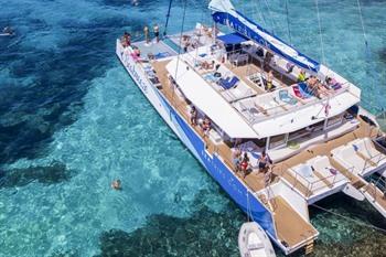 Machen Sie einen Tagesausflug nach Comino, Malta