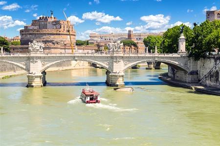 Unternehmen Sie eine Bootstour auf dem Tiber in Rom