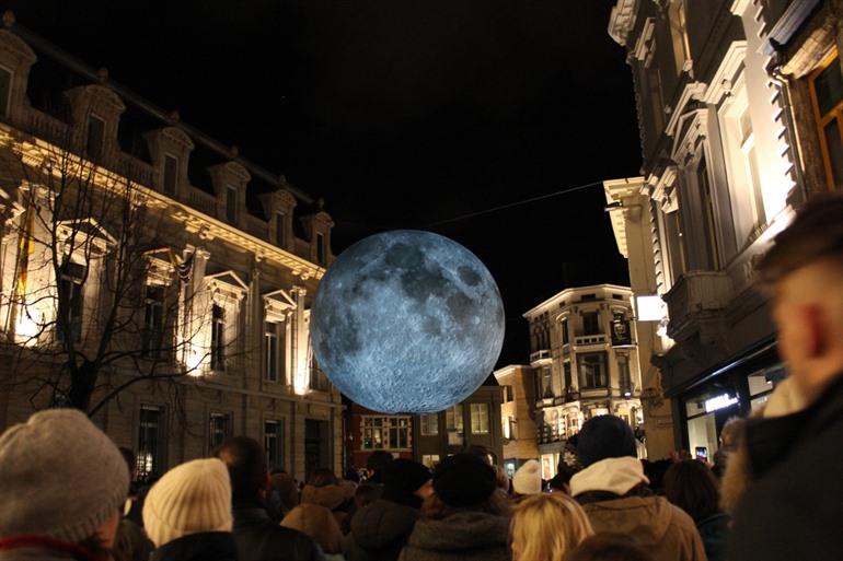 Mond beim Lichtfestival in Gent