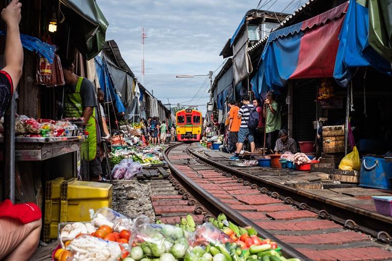 Maeklong Eisenbahnmarkt, Thailand