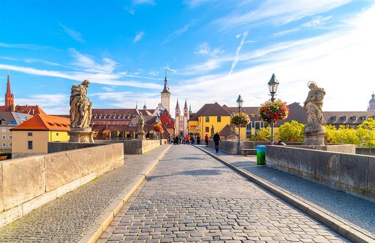 Mainbrücke in Würzburg, Bayern
