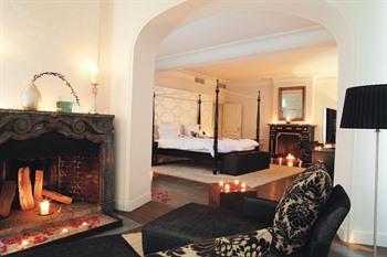 Manoir de Lébioles buchen