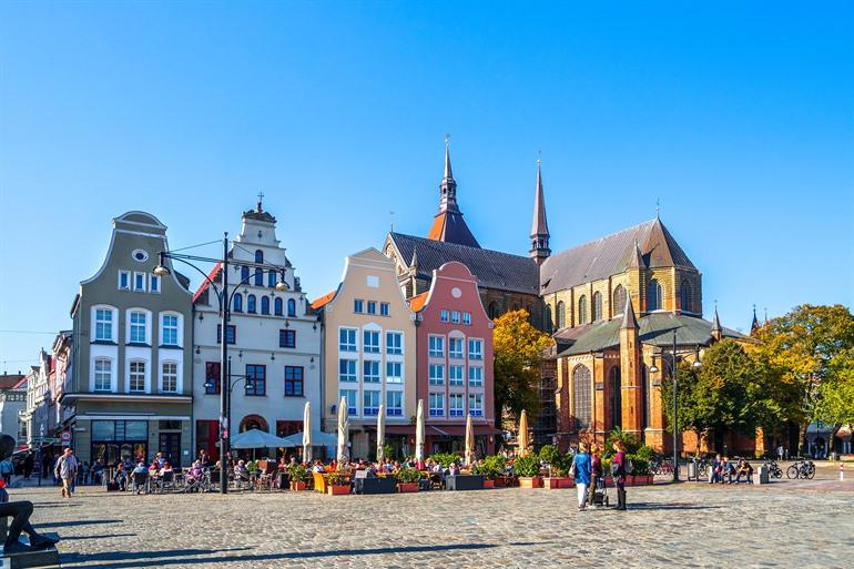 Marktplatz Rostock und St.-Marien-Kirche, Rostock, Deutschland