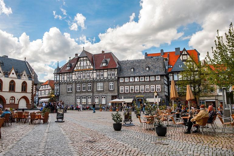 Marktplatz von Goslar im Harzgebirge