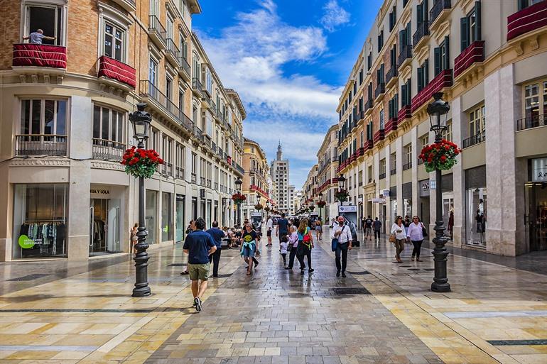 Marqués de Larios, belebte Einkaufsstraße in Málaga