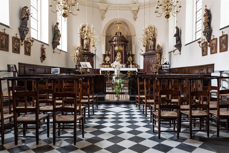Besuchen Sie die Mattheuskapelle im Begijnhof in Kortrijk