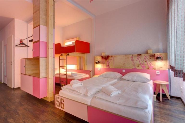 MEININGER Hotel Hamburg City Center buchen