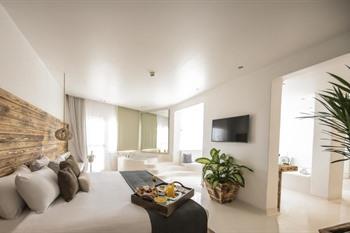 Meraki Resort