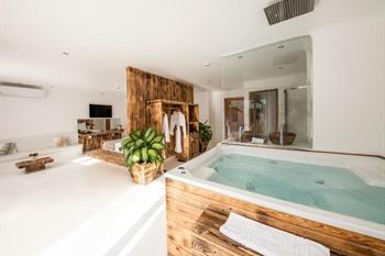 Meraki Resort