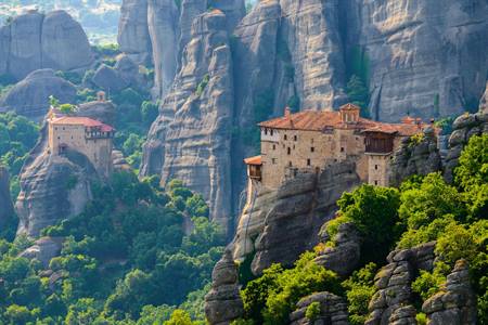 Die 7 griechischen Meteora-Klöster besuchen? Alle Infos + Tipps!