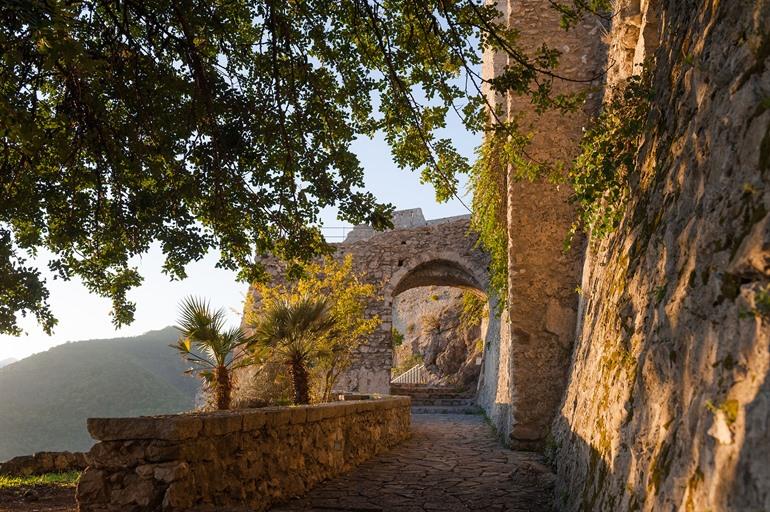 Besuch der mittelalterlichen Festung Castello di Arechi in Salerno