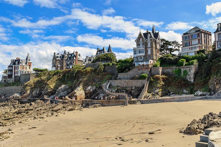 Elegantes Badeort Dinard in der Bretagne