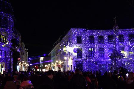 Mons und Lichter