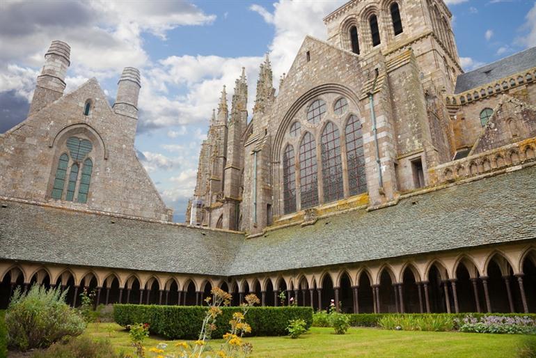 Mont Saint-Michel, Abtei